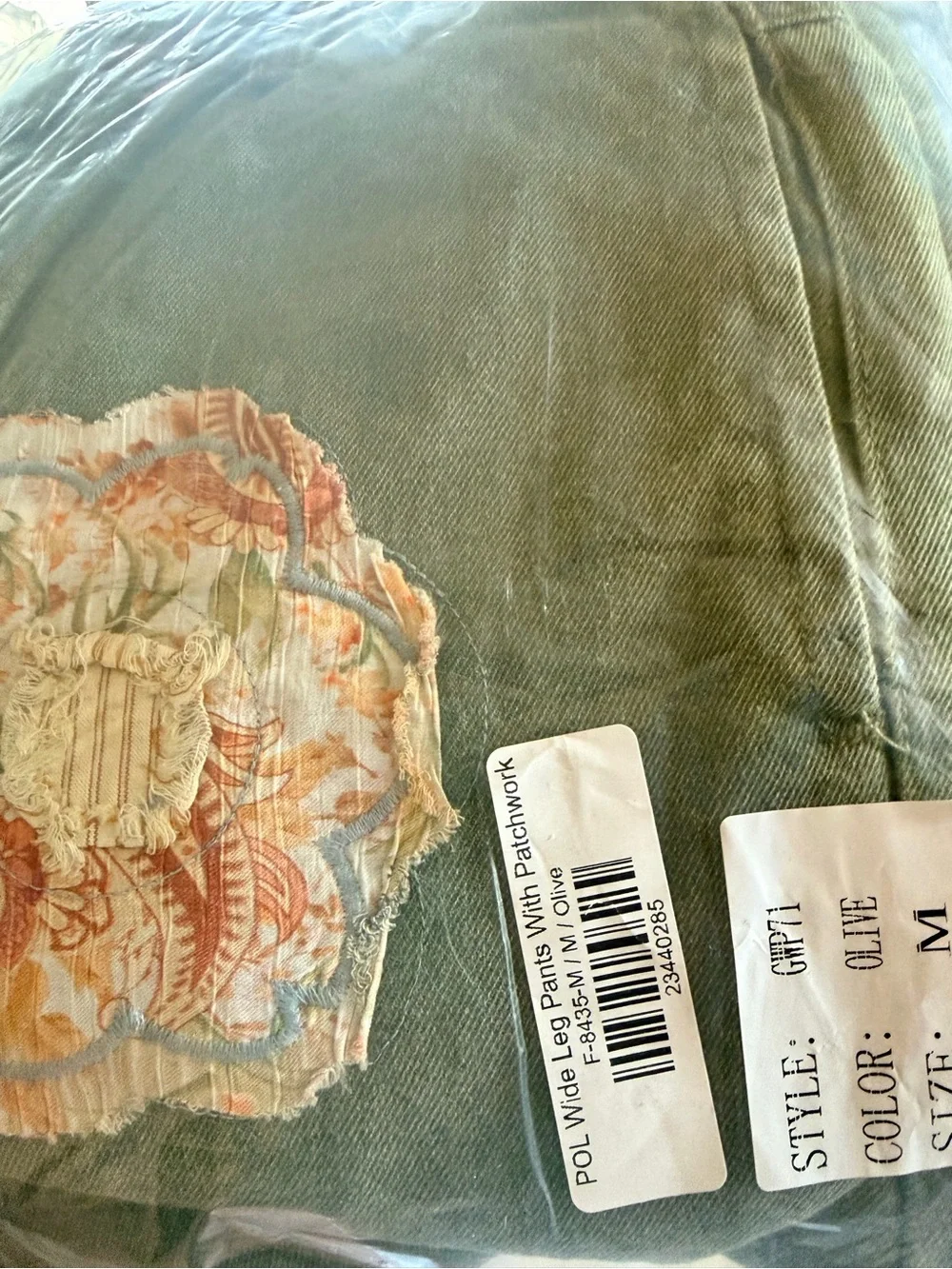 POL Boho Olive Green Wide-Leg Floral Patch Pants - Picture 7 of 7